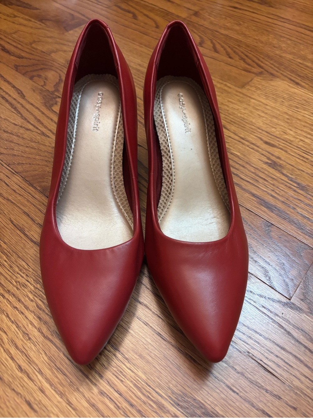 Women's Red Pointed-Toe Heels - Classic Everyday Style